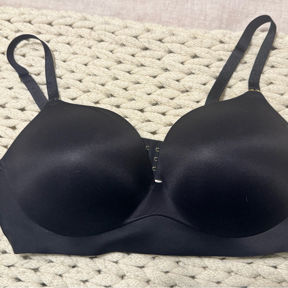 Victoria's Secret Smooth Wireless Push-up Plunge Bra 38D Black